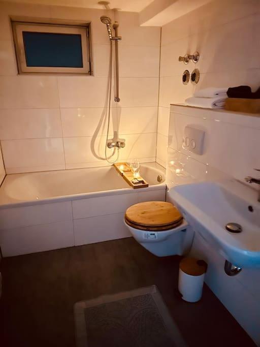 Gemuetliche Wohnung In Leverkusen Luaran gambar